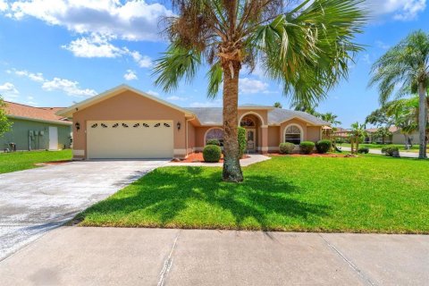 Casa en venta en Hudson, Florida, 4 dormitorios, 174.75 m2 № 1775516 - foto 1