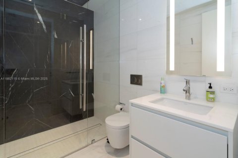 Condo in Miami, Florida, 3 bedrooms  № 1933189 - photo 28