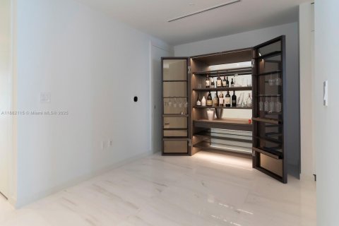 Condo in Miami, Florida, 3 bedrooms  № 1933189 - photo 21