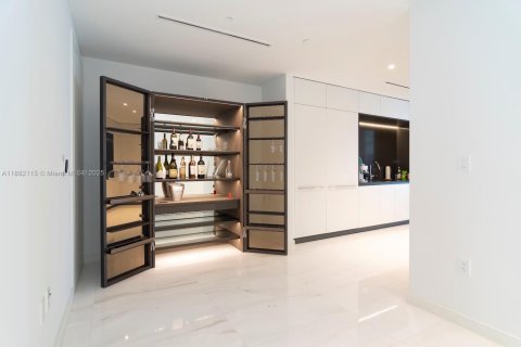 Condo in Miami, Florida, 3 bedrooms  № 1933189 - photo 20