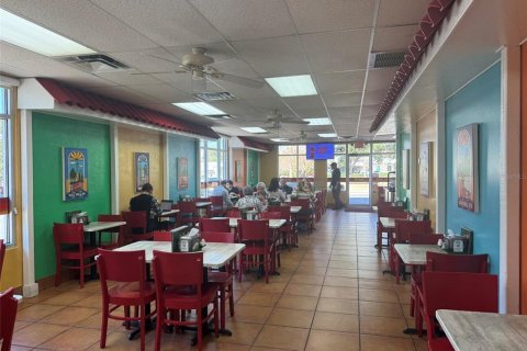Propiedad comercial en alquiler en Alachua, Florida, 150.5 m2 № 1535869 - foto 5