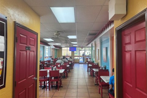 Propiedad comercial en alquiler en Alachua, Florida, 150.5 m2 № 1535869 - foto 4