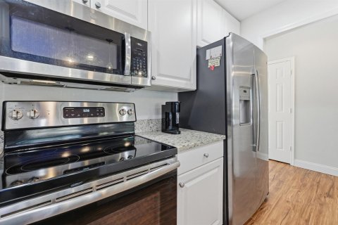 Touwnhouse à vendre à Port St. Lucie, Floride: 2 chambres, 158.21 m2 № 2084929 - photo 12