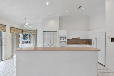 Casa en venta en Sunrise, Florida, 4 dormitorios, 254.37 m2 № 1947196 - foto 17