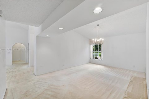 Casa en venta en Sunrise, Florida, 4 dormitorios, 254.37 m2 № 1947196 - foto 12