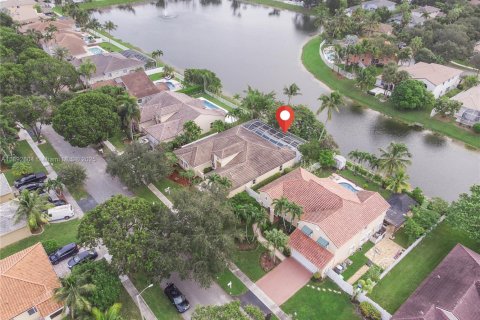 Casa en venta en Sunrise, Florida, 4 dormitorios, 254.37 m2 № 1947196 - foto 3