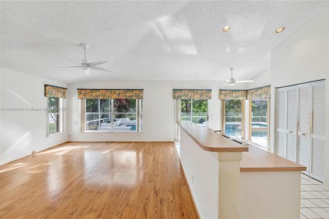 Casa en venta en Sunrise, Florida, 4 dormitorios, 254.37 m2 № 1947196 - foto 14