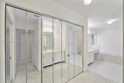 Casa en venta en Sunrise, Florida, 4 dormitorios, 254.37 m2 № 1947196 - foto 27