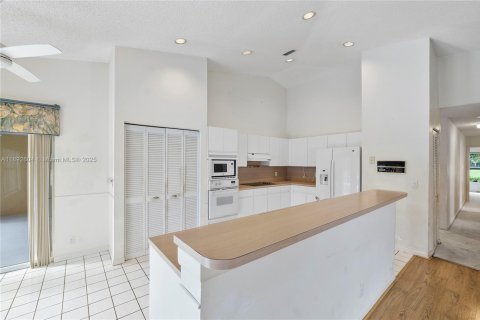 Casa en venta en Sunrise, Florida, 4 dormitorios, 254.37 m2 № 1947196 - foto 18