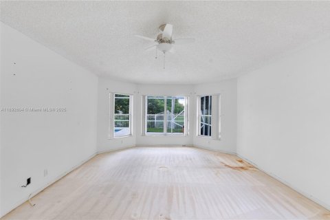 Casa en venta en Sunrise, Florida, 4 dormitorios, 254.37 m2 № 1947196 - foto 25