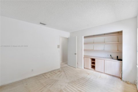 Casa en venta en Sunrise, Florida, 4 dormitorios, 254.37 m2 № 1947196 - foto 29