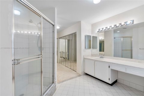 Casa en venta en Sunrise, Florida, 4 dormitorios, 254.37 m2 № 1947196 - foto 28