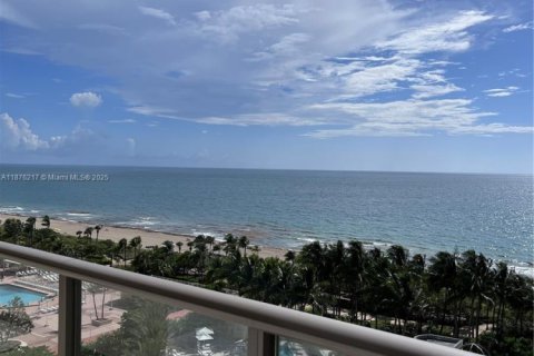 Купить кондоминиум в Бэл-Харбор, Флорида 3 спальни, 263.84м2, № 2014160 - фото 2