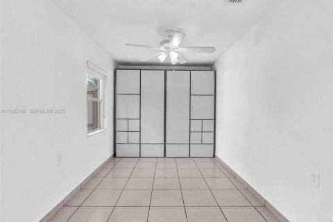 Casa en alquiler en Hollywood, Florida, 3 dormitorios, 120.68 m2 № 1984264 - foto 30