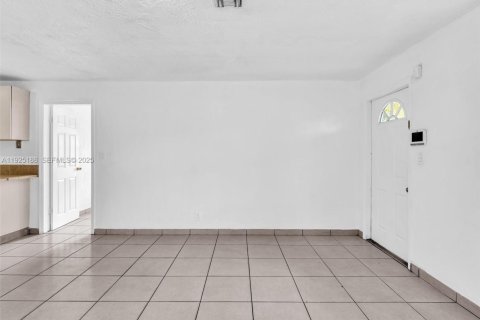 Casa en alquiler en Hollywood, Florida, 3 dormitorios, 120.68 m2 № 1984264 - foto 11