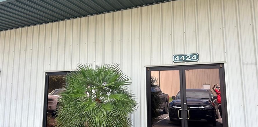 Immobilier commercial à Wildwood, Floride 836.12 m2 № 1380955