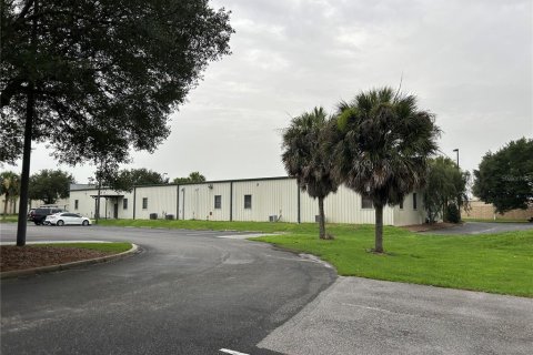 Propiedad comercial en alquiler en Wildwood, Florida, 836.12 m2 № 1380955 - foto 7