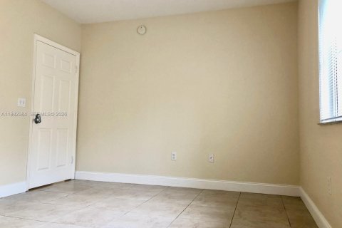 Condominio en alquiler en Miramar, Florida, 1 dormitorio, 78.97 m2 № 2045188 - foto 23