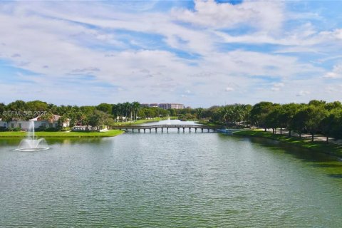 Condominio en alquiler en Miramar, Florida, 1 dormitorio, 78.97 m2 № 2045188 - foto 13