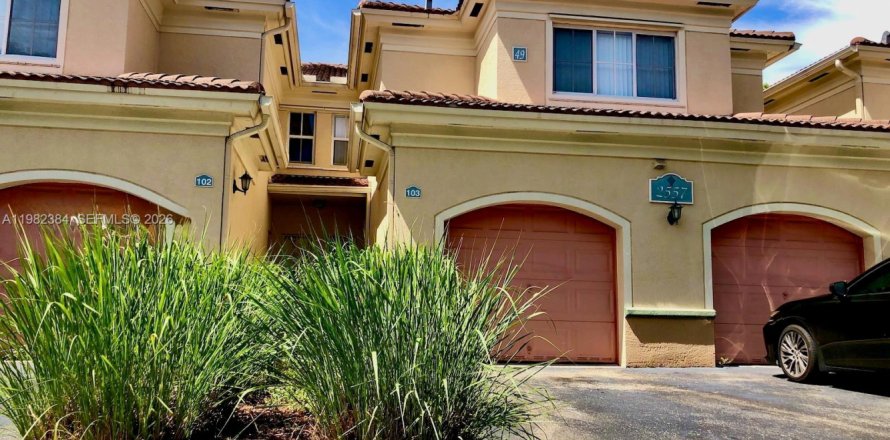 Condominio en Miramar, Florida, 1 dormitorio  № 2045188