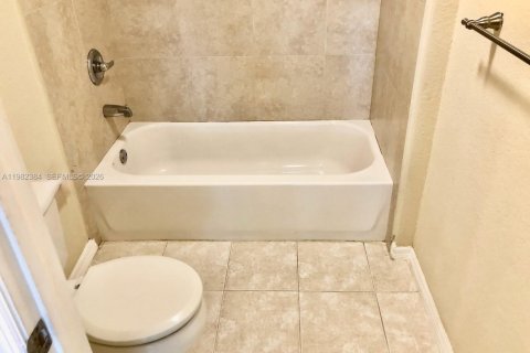 Condominio en alquiler en Miramar, Florida, 1 dormitorio, 78.97 m2 № 2045188 - foto 26