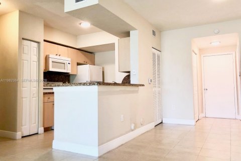 Condominio en alquiler en Miramar, Florida, 1 dormitorio, 78.97 m2 № 2045188 - foto 5