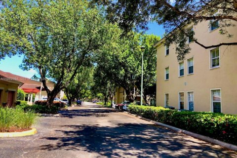 Condominio en alquiler en Miramar, Florida, 1 dormitorio, 78.97 m2 № 2045188 - foto 15