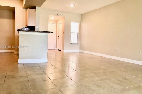 Condominio en alquiler en Miramar, Florida, 1 dormitorio, 78.97 m2 № 2045188 - foto 4