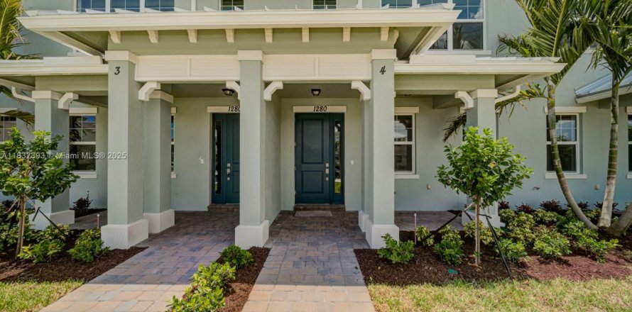 Touwnhouse à Hollywood, Floride 3 chambres, 139.26 m2 № 1811881