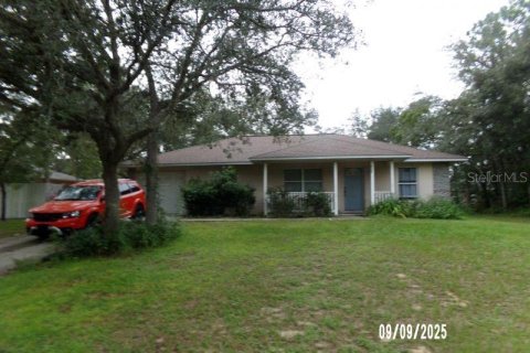 House in Citrus Springs, Florida 3 bedrooms, 134.52 sq.m. № 1902443 - photo 1