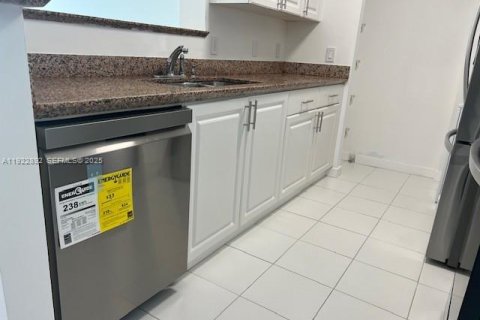 Copropriété à louer à Miami, Floride: 1 chambre, 70.61 m2 № 1976727 - photo 4