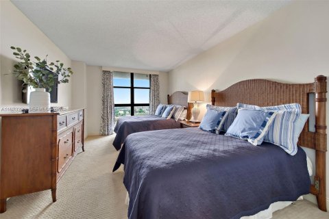 Condo in Miami, Florida, 2 bedrooms  № 2033889 - photo 16