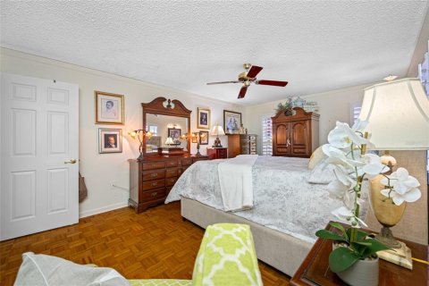 House in Dunedin, Florida 3 bedrooms, 142.88 sq.m. № 1816640 - photo 22