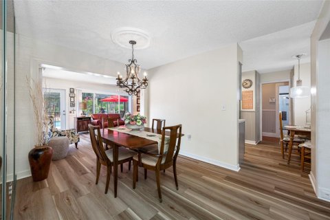 House in Dunedin, Florida 3 bedrooms, 142.88 sq.m. № 1816640 - photo 10