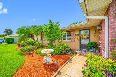 House in Dunedin, Florida 3 bedrooms, 142.88 sq.m. № 1816640 - photo 4