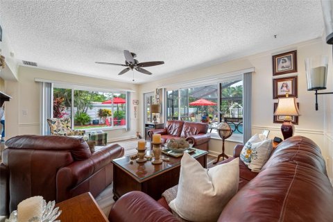 House in Dunedin, Florida 3 bedrooms, 142.88 sq.m. № 1816640 - photo 15