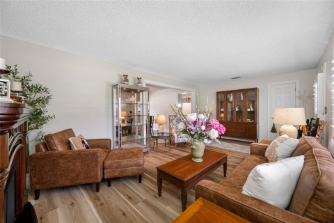 House in Dunedin, Florida 3 bedrooms, 142.88 sq.m. № 1816640 - photo 8