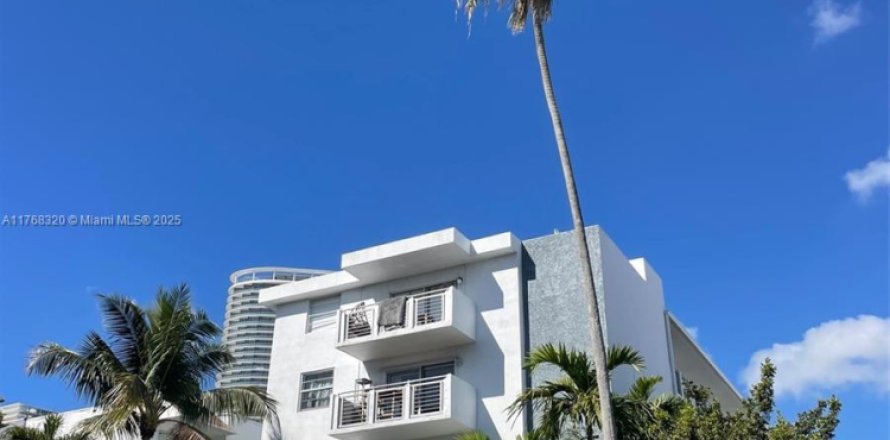 Condo in Miami Beach, Florida, 2 bedrooms № 1711954