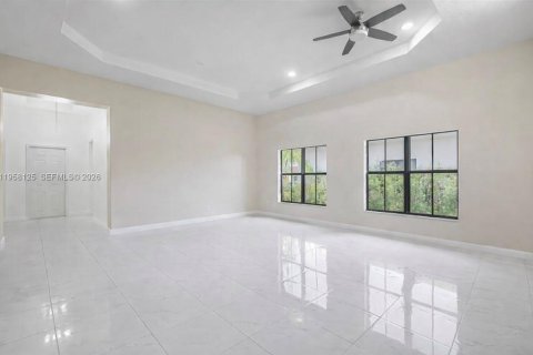 House in Ave Maria, Florida 4 bedrooms № 2430155 - photo 11