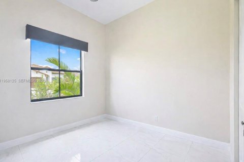 House in Ave Maria, Florida 4 bedrooms № 2430155 - photo 13