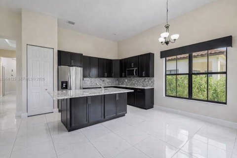 House in Ave Maria, Florida 4 bedrooms № 2430155 - photo 5