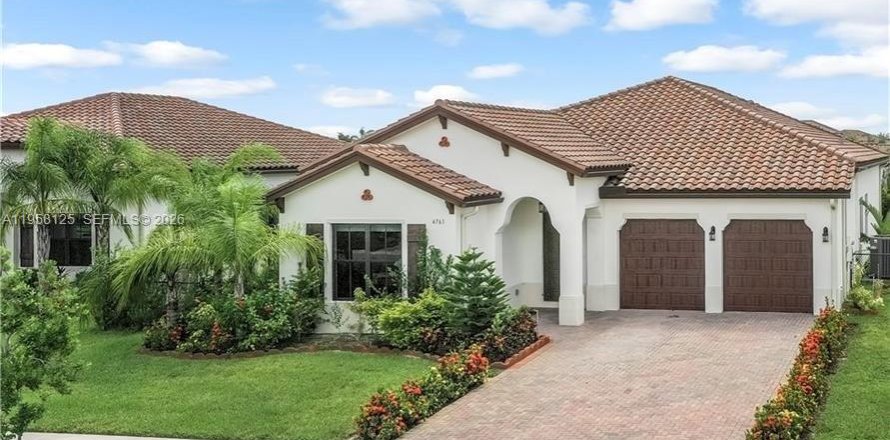 House in Ave Maria, Florida 4 bedrooms № 2430155