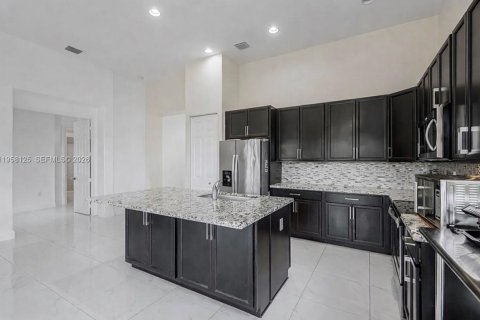 House in Ave Maria, Florida 4 bedrooms № 2430155 - photo 3