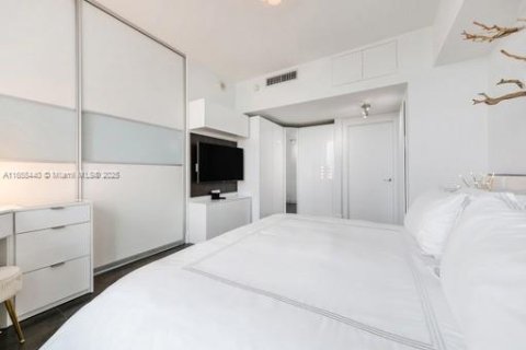 Condo in Miami, Florida, 1 bedroom  № 1865308 - photo 14
