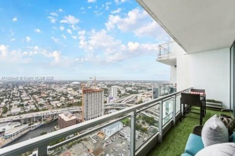 Condo in Miami, Florida, 1 bedroom  № 1865308 - photo 26