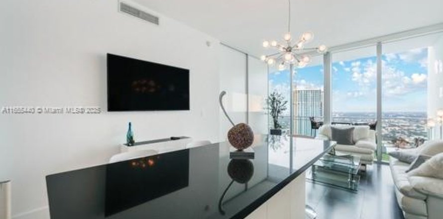 Condominio en Miami, Florida, 1 dormitorio № 1865308