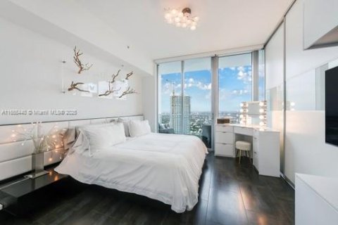 Condo in Miami, Florida, 1 bedroom  № 1865308 - photo 11