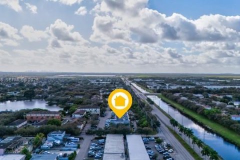 Propiedad comercial en venta en Miramar, Florida № 1992427 - foto 19