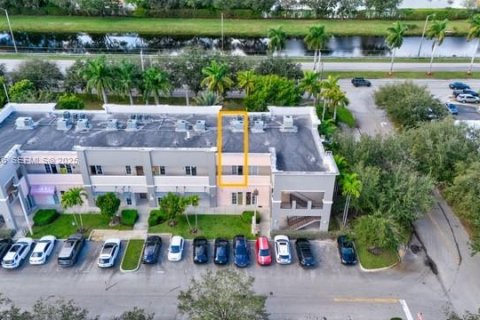 Propiedad comercial en venta en Miramar, Florida № 1992427 - foto 14