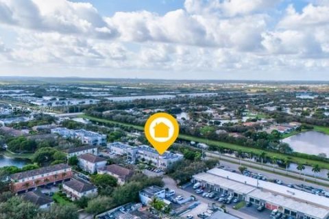 Propiedad comercial en venta en Miramar, Florida № 1992427 - foto 20